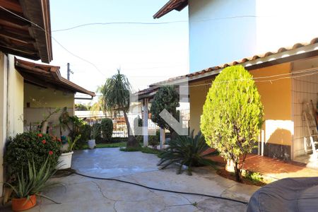 Casa à venda com 409m², 4 quartos e 4 vagas Casa à venda com 409m², 4 quartos e 4 vagasÁrea Externa