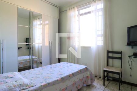 Casa à venda com 409m², 4 quartos e 4 vagas Casa à venda com 409m², 4 quartos e 4 vagasQuarto 2