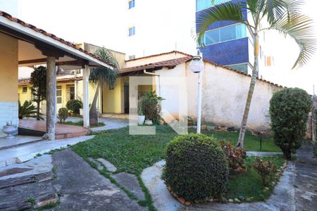 Casa à venda com 409m², 4 quartos e 4 vagas Casa à venda com 409m², 4 quartos e 4 vagasÁrea Externa