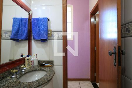 Casa à venda com 409m², 4 quartos e 4 vagas Casa à venda com 409m², 4 quartos e 4 vagasBanheiro 2