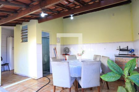 Casa à venda com 409m², 4 quartos e 4 vagas Casa à venda com 409m², 4 quartos e 4 vagasÁrea Externa