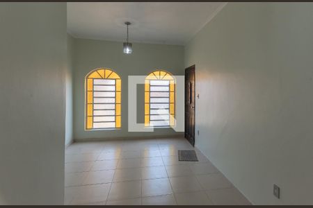 Sala de casa à venda com 5 quartos, 133m² em Vila Marieta, Campinas