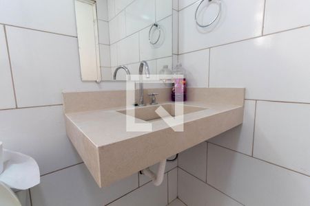 Casa para alugar com 66m², 2 quartos e 2 vagas Casa para alugar com 66m², 2 quartos e 2 vagasBanheiro