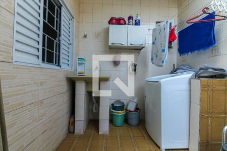 Casa à venda com 110m², 2 quartos e 1 vagaÁrea de Serviço