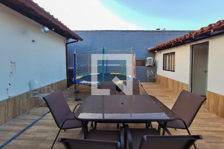 Casa para alugar com 360m², 4 quartos e 2 vagas Casa para alugar com 360m², 4 quartos e 2 vagasQuintal
