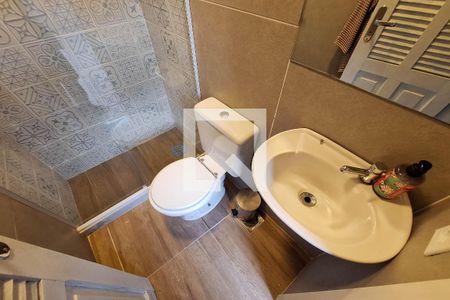 Casa para alugar com 360m², 4 quartos e 2 vagas Casa para alugar com 360m², 4 quartos e 2 vagasBanheiro Social