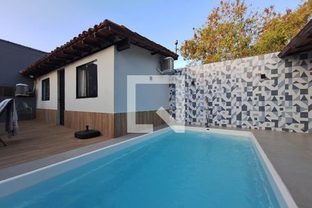 Casa para alugar com 360m², 4 quartos e 2 vagas Casa para alugar com 360m², 4 quartos e 2 vagasPiscina