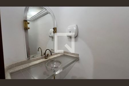 Casa para alugar com 929m², 4 quartos e 4 vagasLavabo