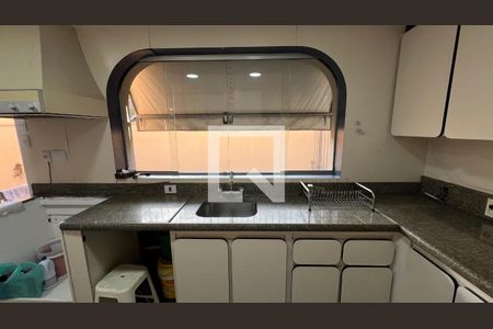 Casa para alugar com 929m², 4 quartos e 4 vagasCozinha