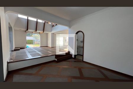 Casa para alugar com 929m², 4 quartos e 4 vagasSala 