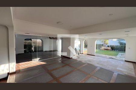 Casa para alugar com 929m², 4 quartos e 4 vagasSala 