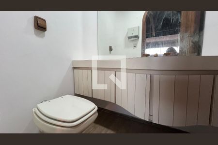 Casa para alugar com 929m², 4 quartos e 4 vagasLavabo do sótão 