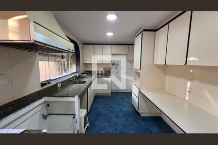 Casa para alugar com 929m², 4 quartos e 4 vagasCozinha