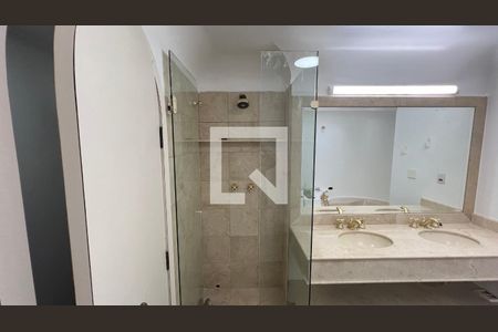 Casa para alugar com 929m², 4 quartos e 4 vagasBanheiro da Suíte 1