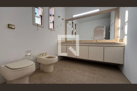 Casa para alugar com 929m², 4 quartos e 4 vagasBanheiro da Suíte 2