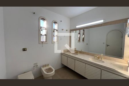 Casa para alugar com 929m², 4 quartos e 4 vagasBanheiro da Suíte 2