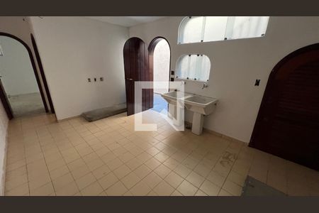 Casa para alugar com 929m², 4 quartos e 4 vagasLavanderia