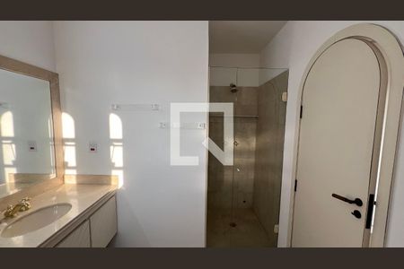 Casa para alugar com 929m², 4 quartos e 4 vagasBanheiro da Suíte 2