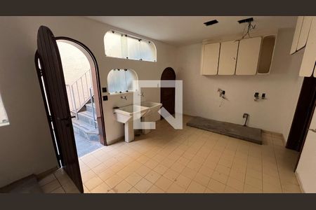 Casa para alugar com 929m², 4 quartos e 4 vagasLavanderia