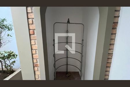 Casa para alugar com 929m², 4 quartos e 4 vagasDucha da sauna 