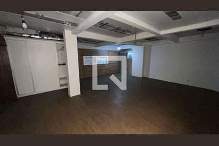 Casa para alugar com 929m², 4 quartos e 4 vagasSalão de festa 