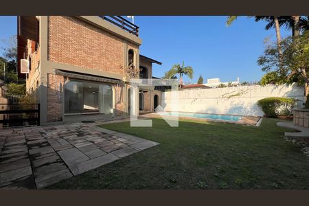 Casa para alugar com 929m², 4 quartos e 4 vagasQuintal