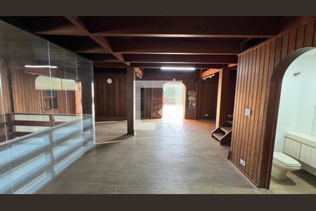 Casa para alugar com 929m², 4 quartos e 4 vagasSótão 
