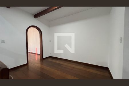 Casa para alugar com 929m², 4 quartos e 4 vagasLiving 