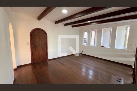 Casa para alugar com 929m², 4 quartos e 4 vagasSala privativa 