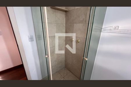 Casa para alugar com 929m², 4 quartos e 4 vagasBanheiro 1