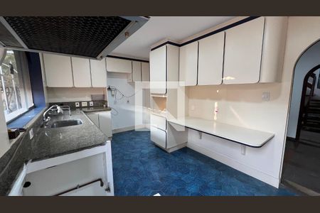 Casa para alugar com 929m², 4 quartos e 4 vagasCozinha