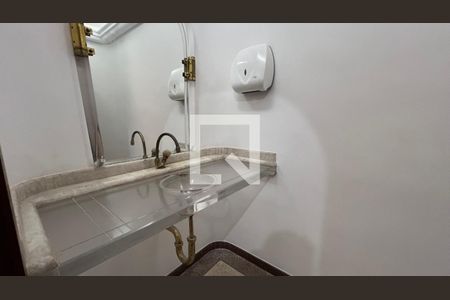 Casa para alugar com 929m², 4 quartos e 4 vagasLavabo