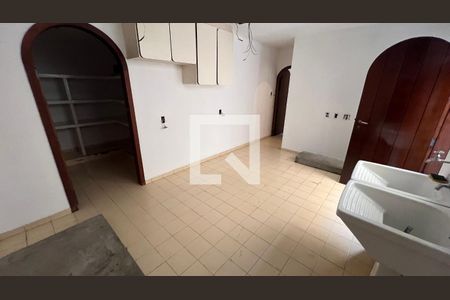 Casa para alugar com 929m², 4 quartos e 4 vagasLavanderia