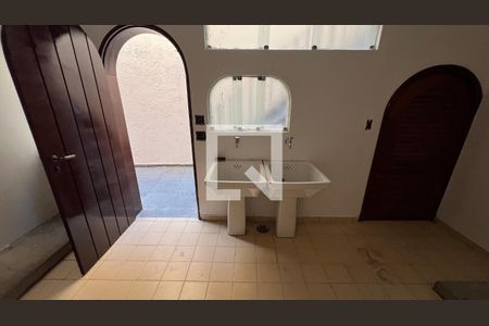 Casa para alugar com 929m², 4 quartos e 4 vagasLavanderia