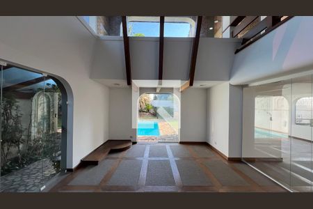 Casa para alugar com 929m², 4 quartos e 4 vagasSala 