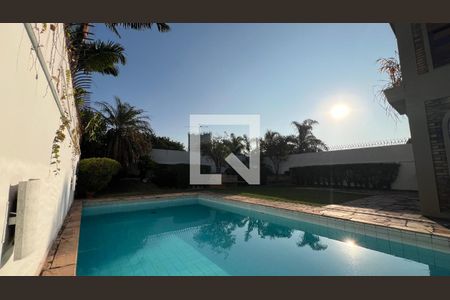 Casa para alugar com 929m², 4 quartos e 4 vagasPiscina