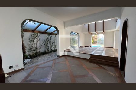 Casa para alugar com 929m², 4 quartos e 4 vagasSala 