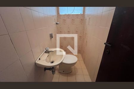 Casa para alugar com 929m², 4 quartos e 4 vagasBanheiro de serviço