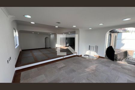 Casa para alugar com 929m², 4 quartos e 4 vagasSala 