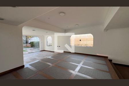 Casa para alugar com 929m², 4 quartos e 4 vagasSala 