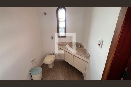 Casa para alugar com 929m², 4 quartos e 4 vagasBanheiro da sala 2