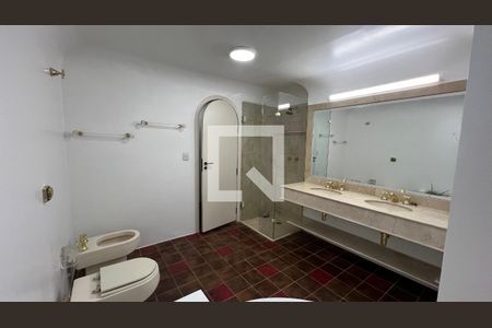 Casa para alugar com 929m², 4 quartos e 4 vagasBanheiro da Suíte 1