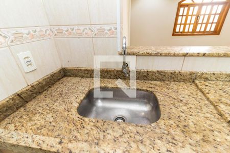 Casa para alugar com 75m², 2 quartos e 1 vaga Casa para alugar com 75m², 2 quartos e 1 vagaCozinha - Torneira