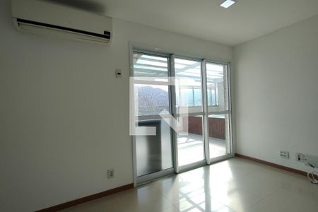 Sala de apartamento para alugar com 3 quartos, 137m² em Jacarepaguá, Rio de Janeiro