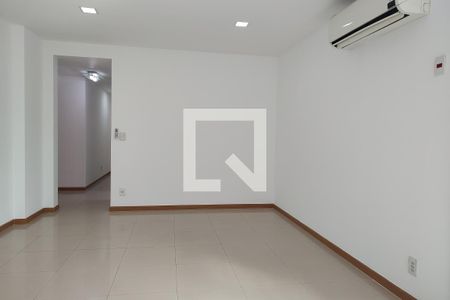 Sala de apartamento para alugar com 3 quartos, 137m² em Jacarepaguá, Rio de Janeiro