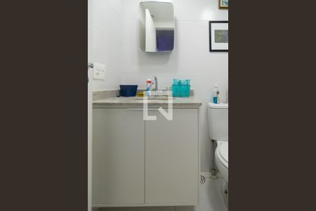 Banheiro de apartamento para alugar com 1 quarto, 42m² em Bela Vista, São Paulo