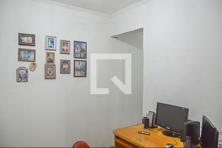 Casa à venda com 213m², 3 quartos e 2 vagasEscritório