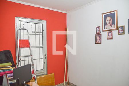Casa à venda com 213m², 3 quartos e 2 vagasEscritório