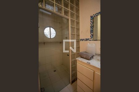 Casa à venda com 220m², 5 quartos e 2 vagasBanheiro da Suíte 1