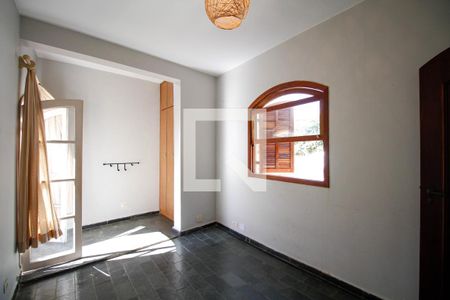 Casa à venda com 220m², 5 quartos e 2 vagasQuarto 2